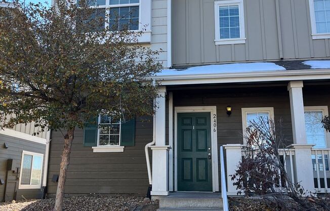 End Unit 3 Bedroom 2 Bath Townhome in Commerce City!