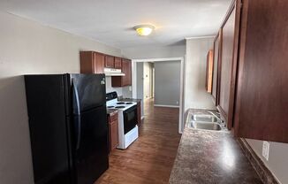 3 beds, 2 baths, $995