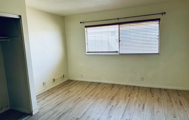 2/1 Townhome with 2 car attached garage & AC for Rent in La Palma!
