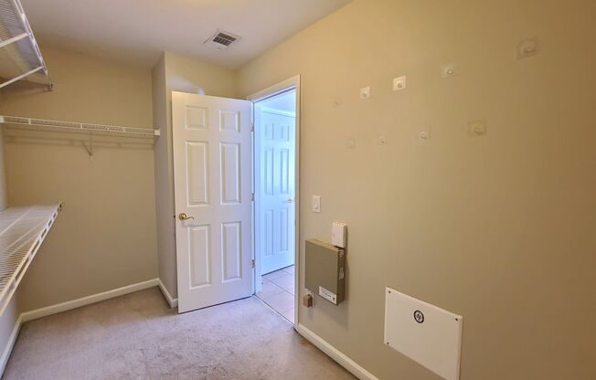 5 beds, 3 baths, $2,695