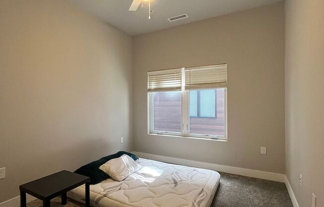 2 beds, 2 baths, 910 sqft, $1,550