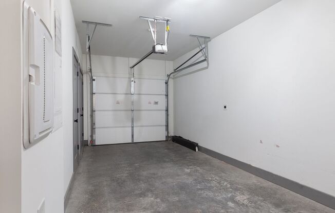 Beautiful 2bd/2.5ba Contemporary Townhome in East Atlanta Village!