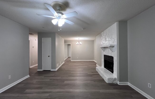 4009 HAWTHORNE CIR