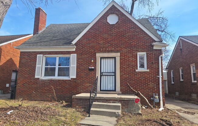 Charming 4 bedroom bungalow freshly updated