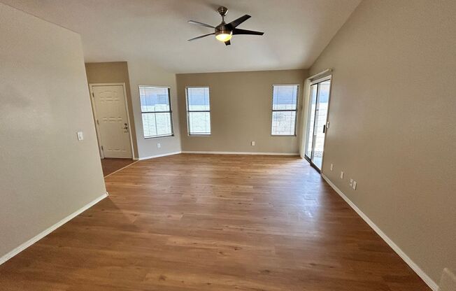 Single Story *NEW* Paint + *NEW* Flooring Desert Ridge Delight!