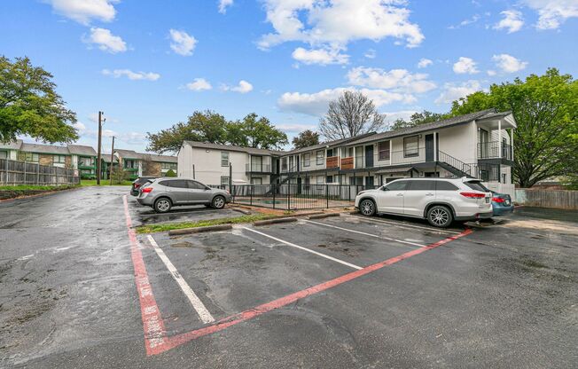 1 bed, 1 bath, 495 sqft, $800, Unit 214