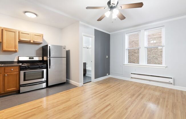 Studio, 1 bath, 280 sqft, $1,375, Unit 206