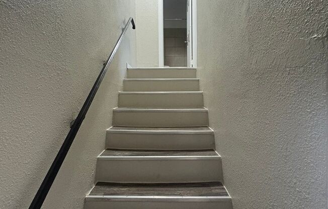 2 beds, 1 bath, 953 sqft, $1,349, Unit 563