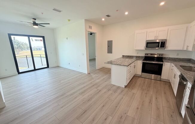 2 beds, 2 baths, 1,001 sqft, $1,475