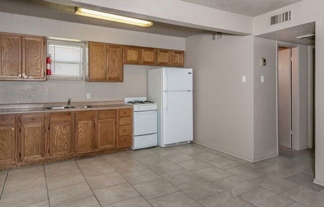 2 beds, 1 bath, 650 sqft, $749, Unit 108