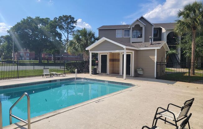 3 beds, 2 baths, $1,750, Unit Unit 1228
