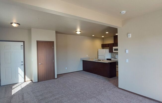 2 beds, 1 bath, $1,595, Unit 304