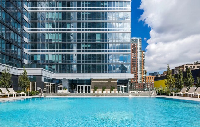 1 bed, 1 bath, $5,000, Unit 63J