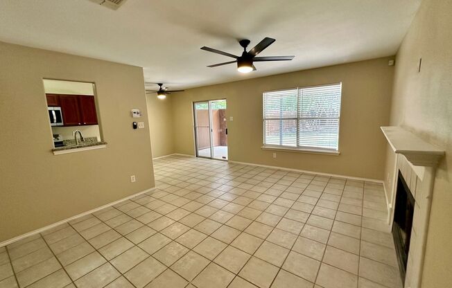 3 BD/2.5 BATH AVAILABLE FOR IMMEDIATE MOVE IN! NW SAN ANTONIO/MEDICAL CENTER