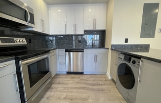 Studio, 1 bath, 500 sqft, $3,100, Unit 405