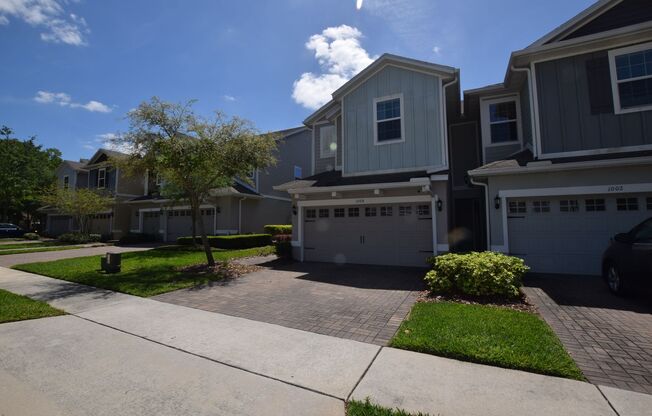 Beautiful 3 Bedroom, 2.5 Bath Town home for Rent at 1008 E 10th St. Apopka, FL 32703