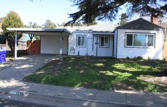 Three Bedroom, Two Bathroom House in San Pablo with Bonus Room!