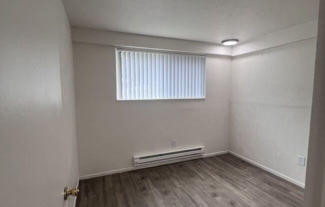 2 beds, 1 bath, 700 sqft, $1,250, Unit 01A