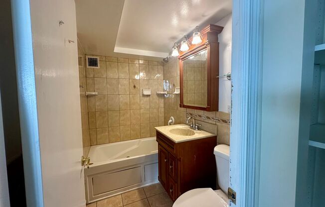 3 beds, 2 baths, 1,500 sqft, $3,925, Unit 418-1405