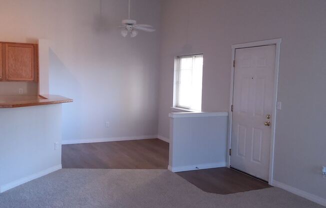 2 beds, 1 bath, 966 sqft, $1,550, Unit 9335