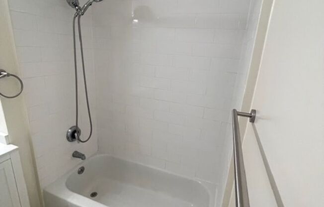 2 beds, 1 bath, 970 sqft, $3,095, Unit 202