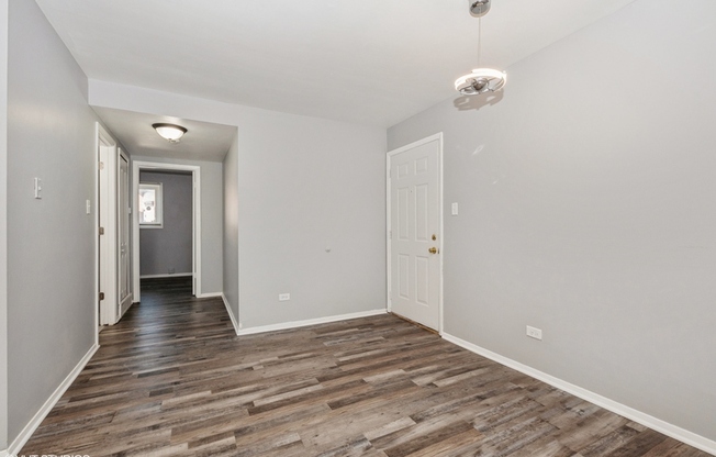 87 PAXTON AVE