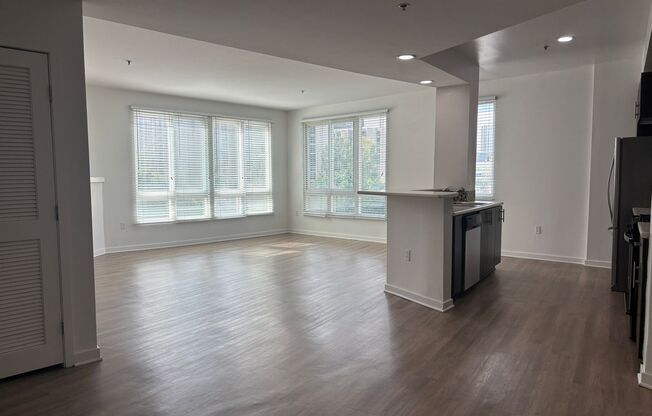 3 beds, 3 baths, 1,956 sqft, $5,030, Unit 475