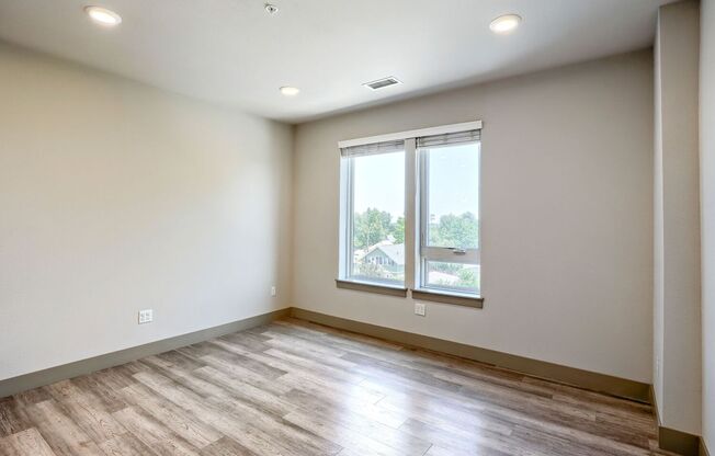 4 beds, 4 baths, 1,094 sqft, $2,900, Unit 202