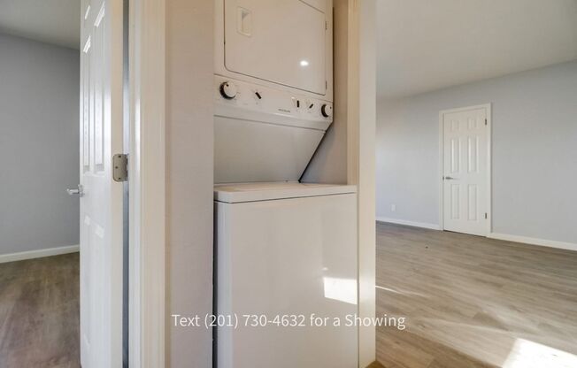 2 beds, 1 bath, $2,595, Unit 4529 Wilson Ave