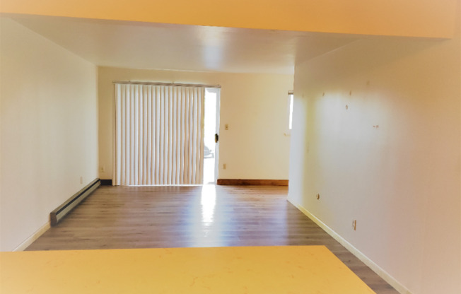 12722 76 AVE S