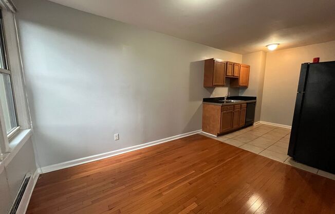 1 bed, 1 bath, 600 sqft, $1,539, Unit 5703 Hobart St. #21