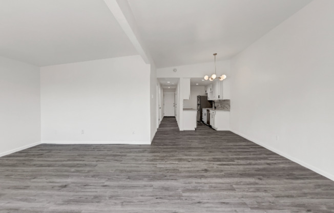 10607 DES MOINES MEMORIAL DR