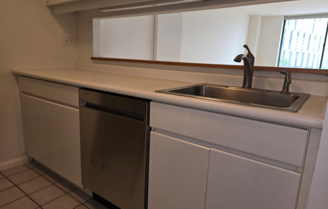 1 bed, 1 bath, 684 sqft, $5,600, Unit 6C