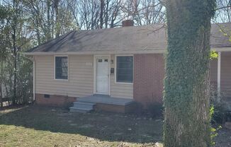 2 Bedroom 1 Bathroom House!