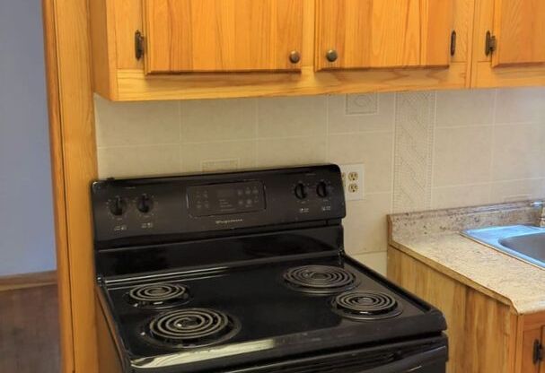 1 bed, 1 bath, 230 sqft, $625, Unit 223