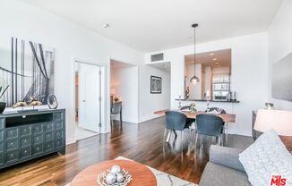 1 bed, 2 baths, 990 sqft, $4,900, Unit 28D