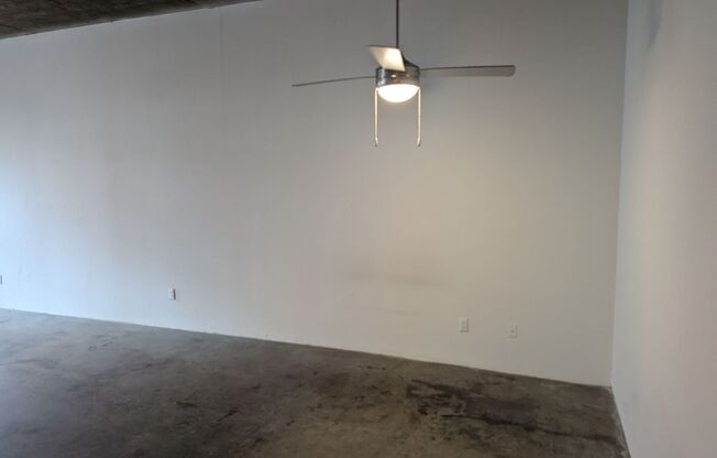 Studio, 1 bath, 700 sqft, $1,535, Unit A-211