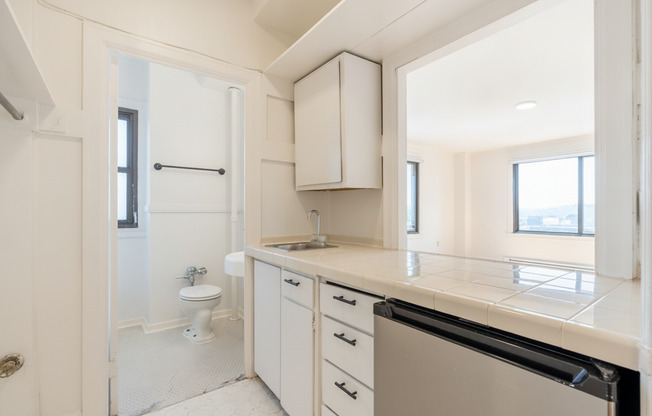 Studio, 1 bath, 382 sqft, $1,495, Unit 811