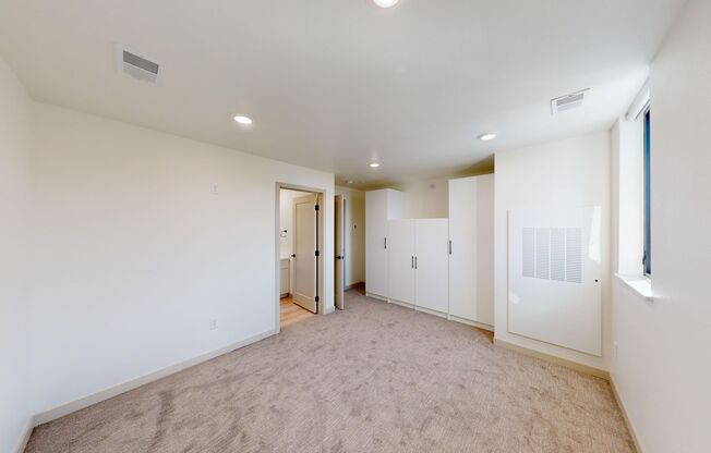 3 beds, 2 baths, 974 sqft, $1,425, Unit 6000-204