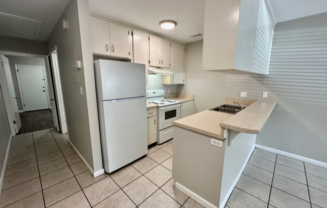 1 bed, 1 bath, 522 sqft, $800, Unit E