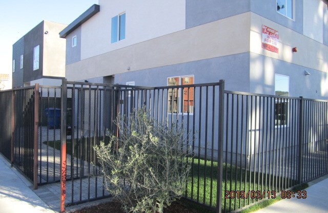 6220 TYRONE AVE