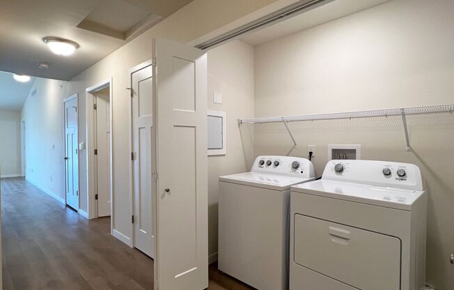 2 beds, 2 baths, 1,103 sqft, $1,690, Unit SH 1100-102