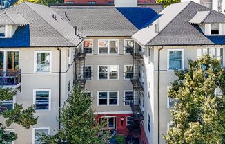 Charming, historic 1-bdrm/1-bath condo—Excellent location, ideal city living