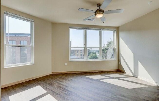 2 beds, 2 baths, 998 sqft, $2,445, Unit 401