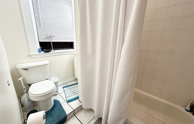 2 beds, 1 bath, $3,550, Unit 11