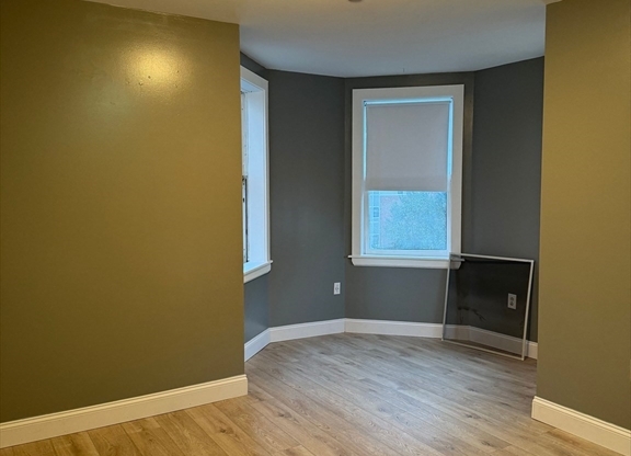 Studio, 1 bath, 190 sqft, $2,200, Unit 42