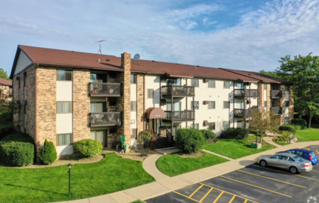 2 beds, 1 bath, 984 sqft, $1,695, Unit 155 118