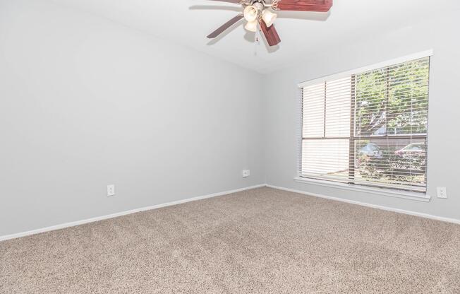 2 beds, 2 baths, 1,076 sqft, $1,220