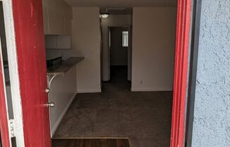 2 beds, 1 bath, $900, Unit D