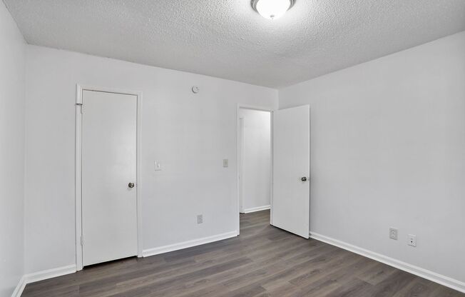 3 beds, 2 baths, $1,675, Unit # TERRACE